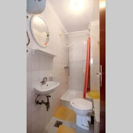 Mat Apartment Bol